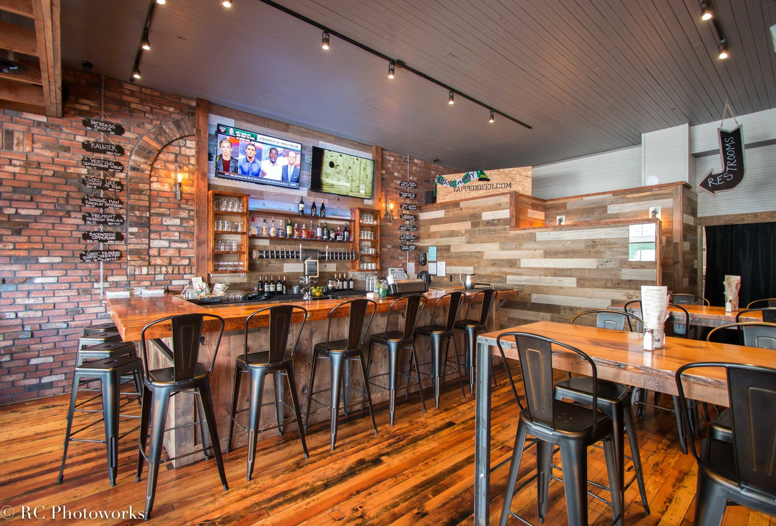 Red Bluff Tap House in Stevenson, WA (6)