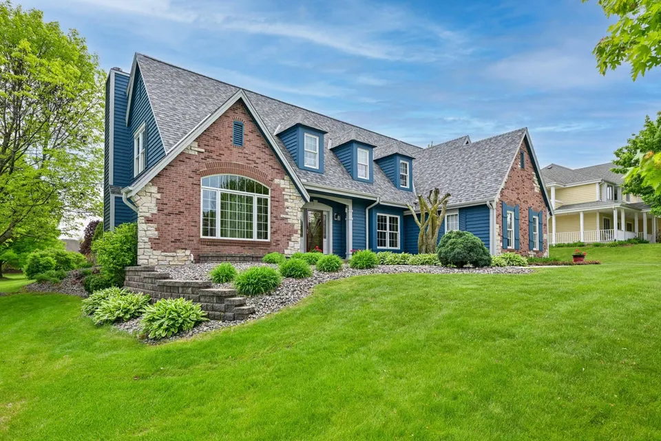 Rebecca Turley - Real Estate Agent COMPASS in Wauwatosa, WI (5)
