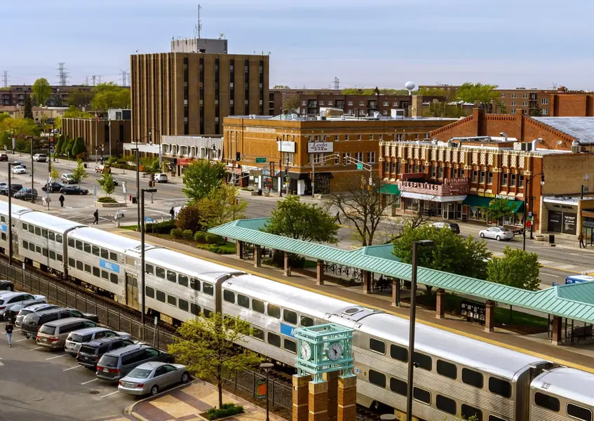 KOMAR REAL ESTATE in Des Plaines, IL (2)
