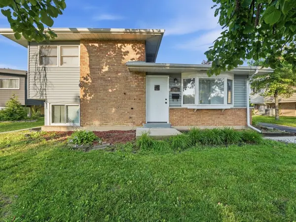 KOMAR REAL ESTATE in Des Plaines, IL (6)