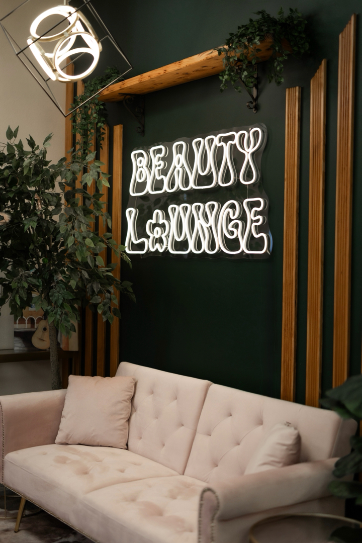 Blossomed Beauty Lounge in Hesperia, CA