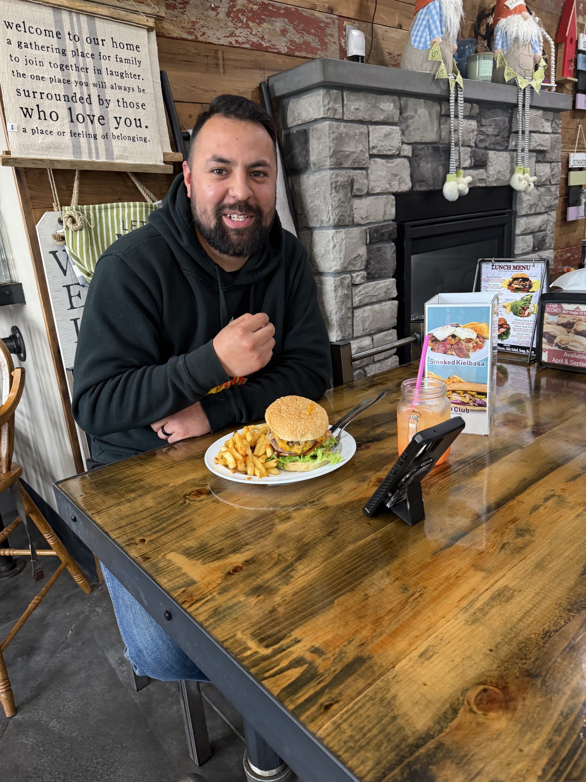 Uptown Koffee and Kafe in Milton, WA