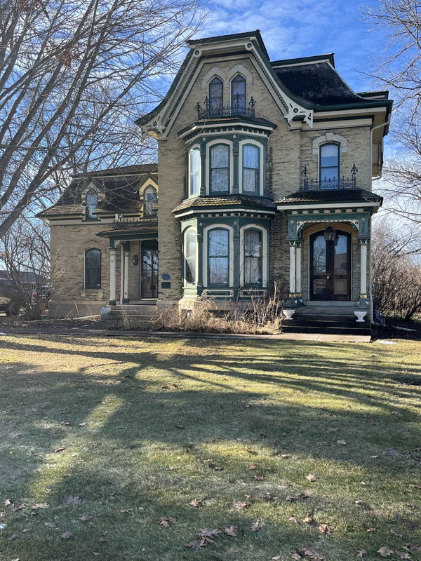 Vande Zande Real Estate LLC in Waupun, WI