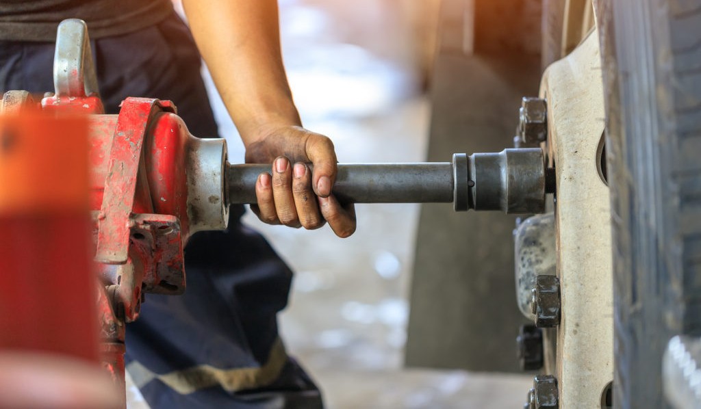 South Suburban Truck Tire Repairs in Chicago Heights, IL (5)
