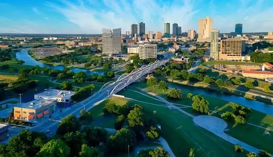 Chandler Crouch, Realtor in Fort Worth, TX (2)