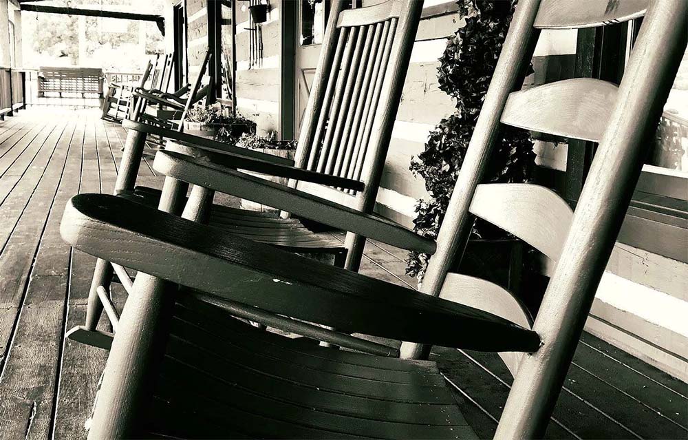 Apple Valley Mountain Village & Cafe in Townsend, TN (2)
