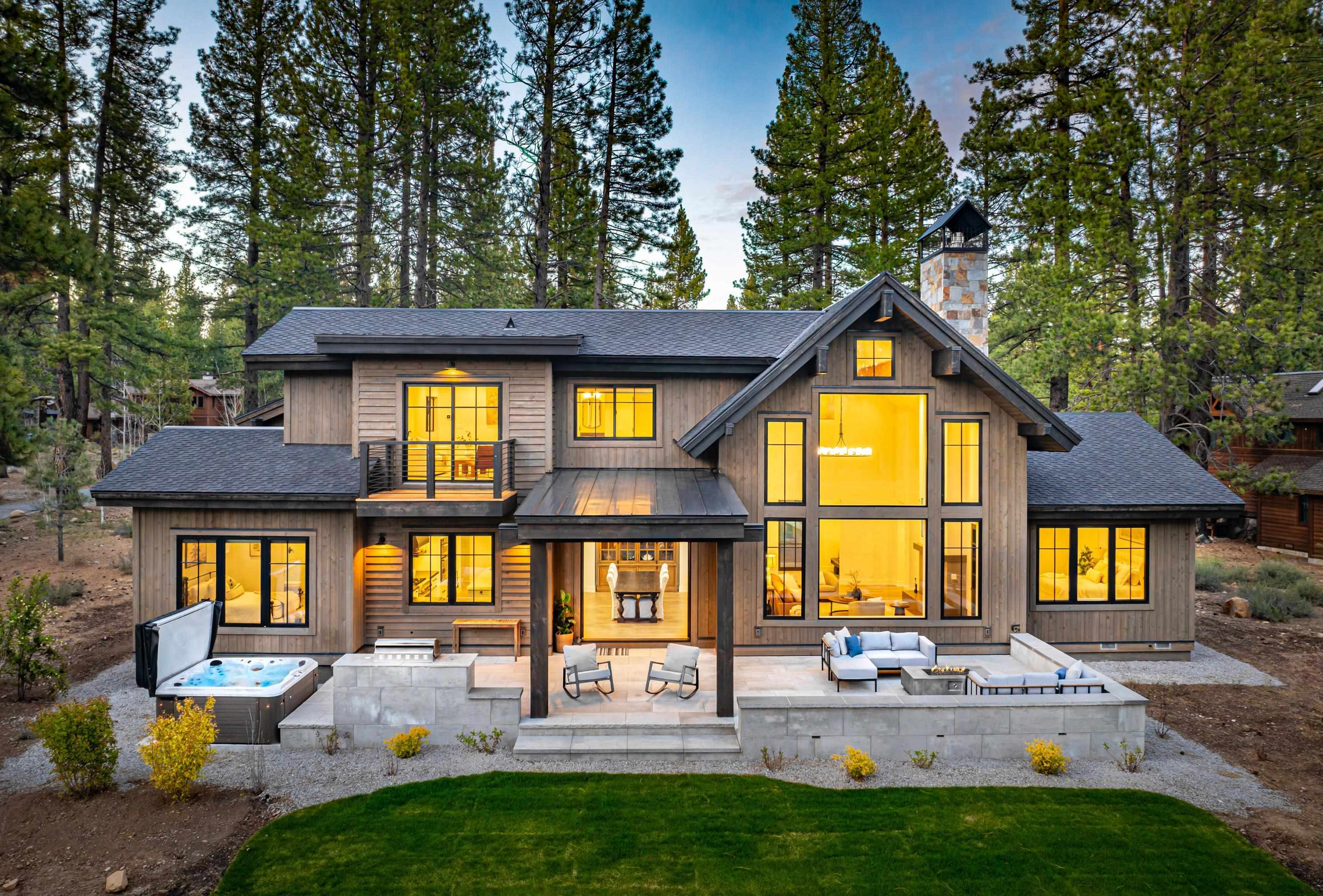 True North Tahoe | Megan Evans & Jessica Dunlap in Truckee, CA