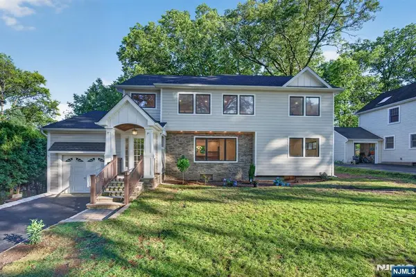 New Jersey Homes and Estates in Garfield, NJ (6)