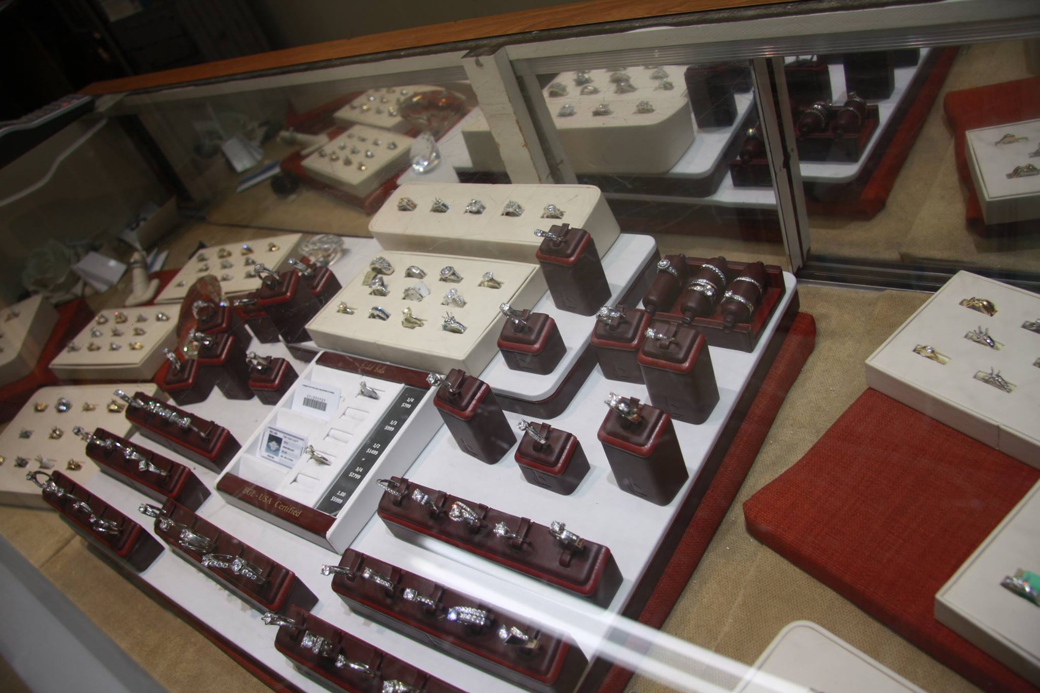 Hedine Jewelry Store in Alexandria, MN (2)