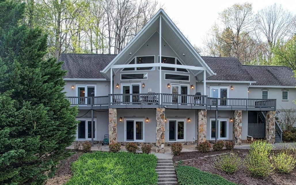 Mountain Realty in Hiawassee, GA (4)