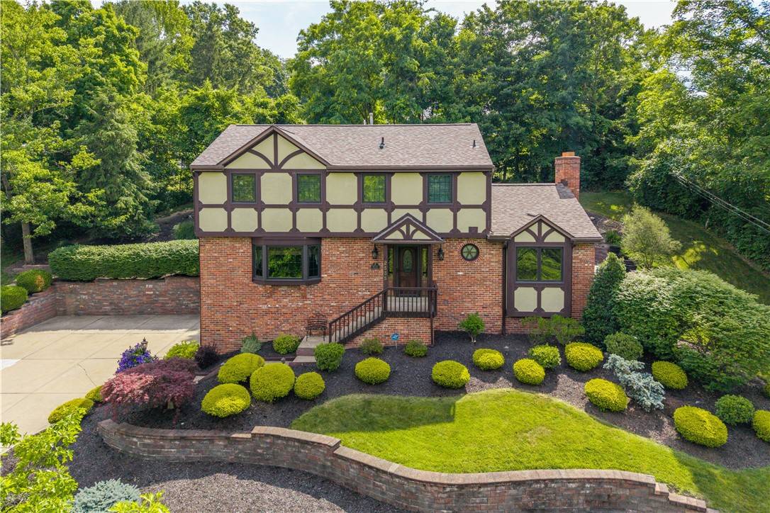Jen Crouse REALTOR in Upper St Clair, PA (2)