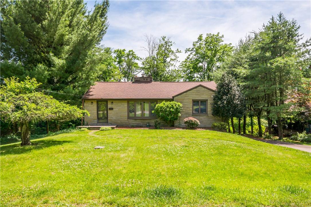 Jen Crouse REALTOR in Upper St Clair, PA (3)