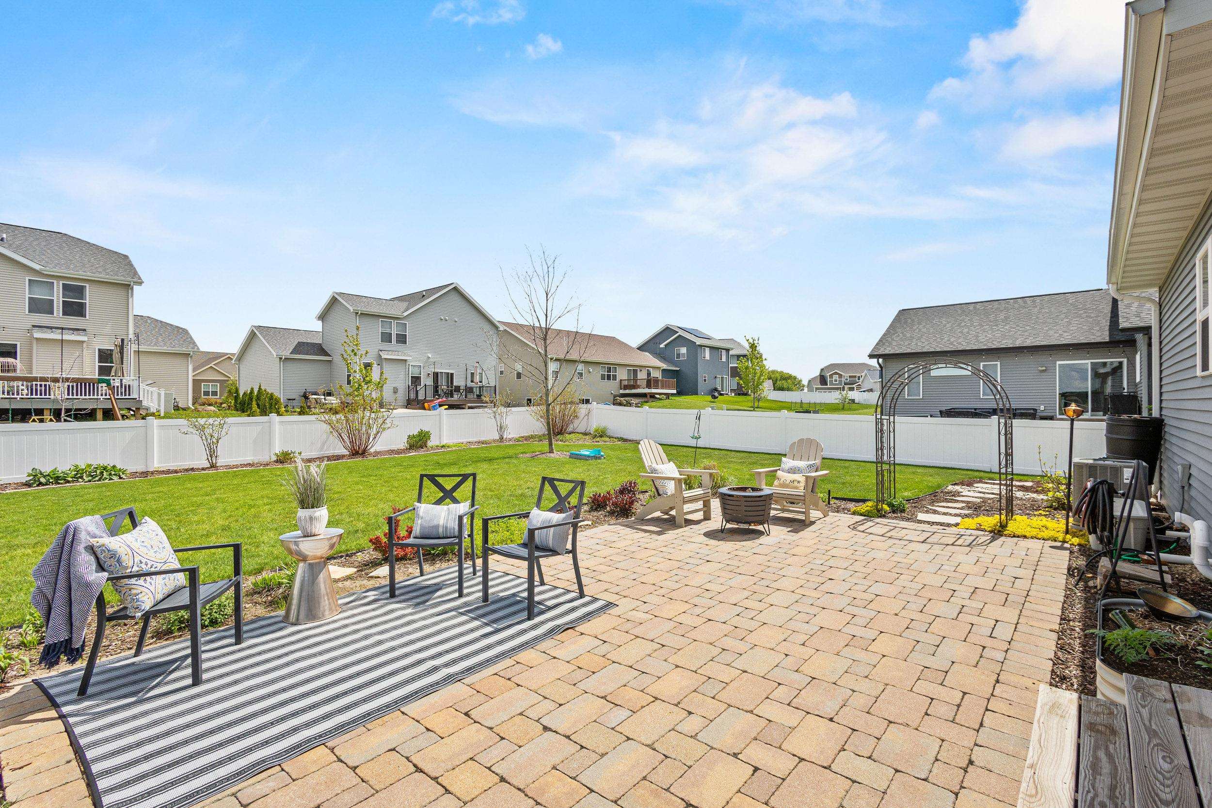 Van Elzen Premier Properties - Compass Real Estate in Monona, WI (2)