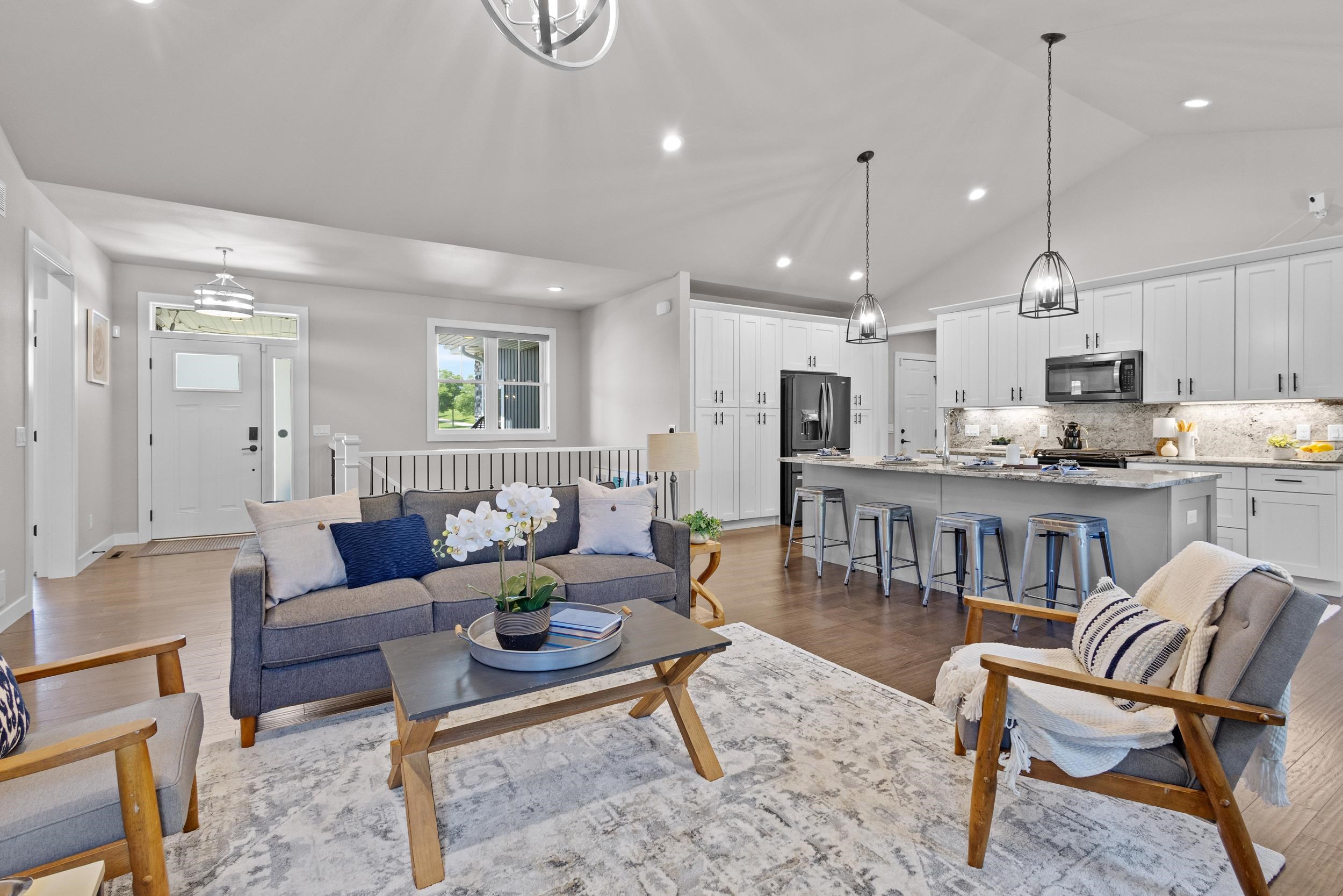 Van Elzen Premier Properties - Compass Real Estate in Monona, WI (4)