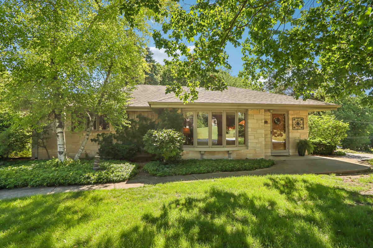 Tonya Thomsen - Realtor - Thomsen Team at Modern Realty Partners, LLC in Waukesha, WI