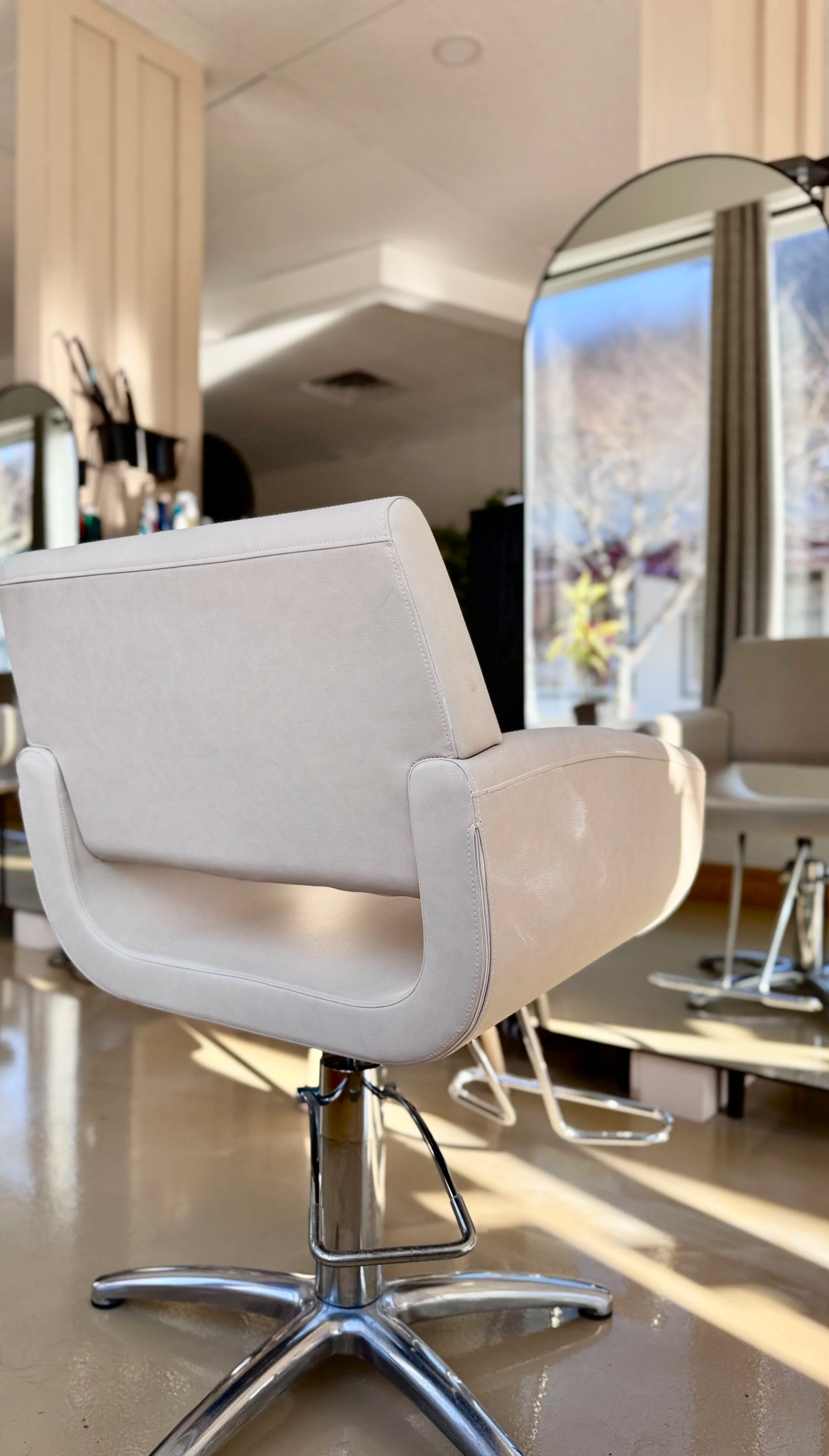 Emerald + Onyx Luxury Salon in Gettysburg, PA (2)
