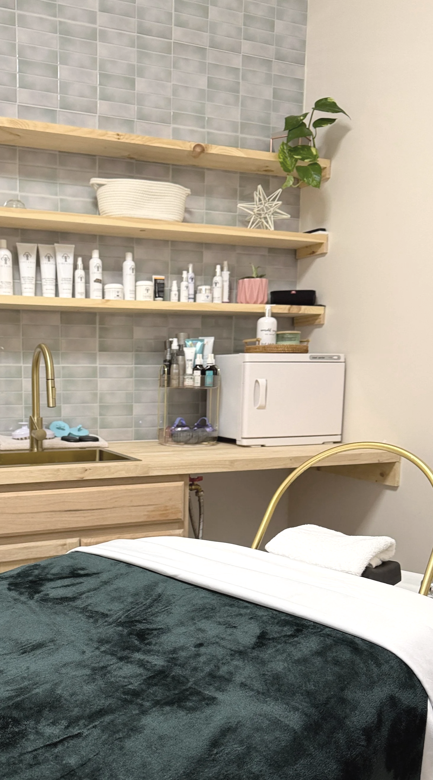 Emerald + Onyx Luxury Salon in Gettysburg, PA (3)