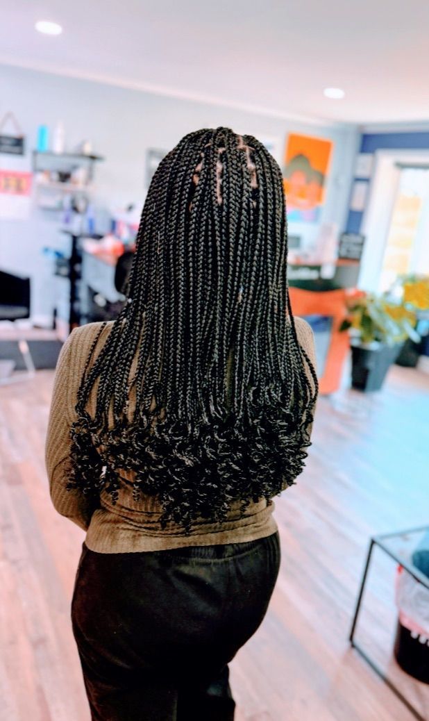 Eve African Hair Braiding inside the Mane Attraction in Graham, NC (6)