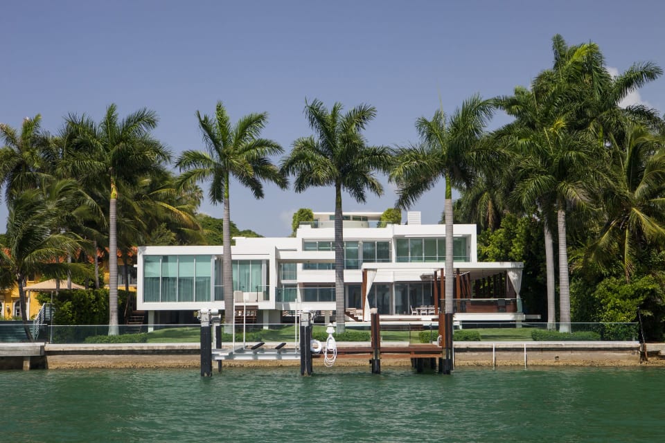Vanessa Frank - Luxury Real Estate Advisor - Part of the Top 1.5% of U.S. Realtors in Surfside, FL (4)