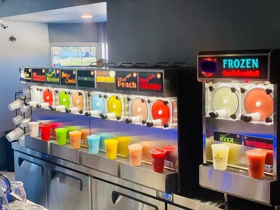 Landlord's Daiquiri Den Drive Thru & Lounge in Port Arthur, TX