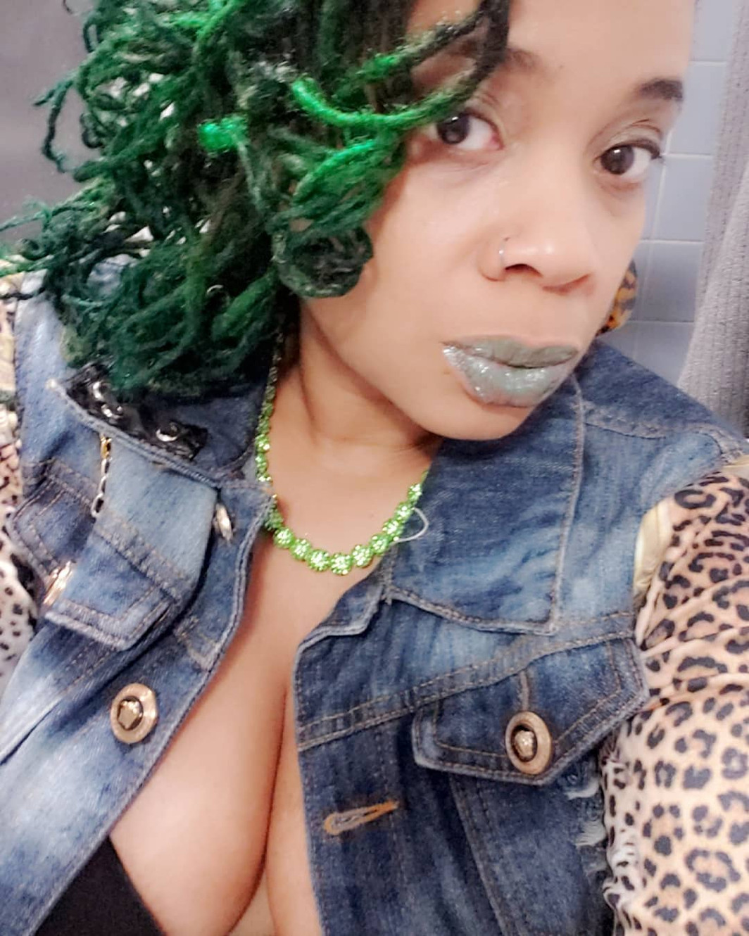 Ms. Cassie of Da Loc Shop in Westchester, IL (3)