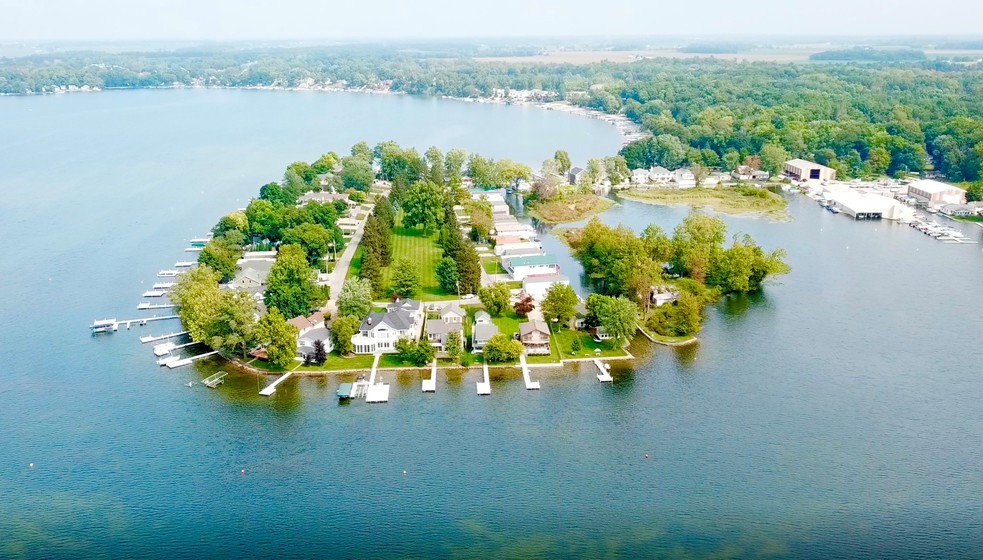 The Racolta Group Real Estate Encore Sotheby's International in Syracuse, IN