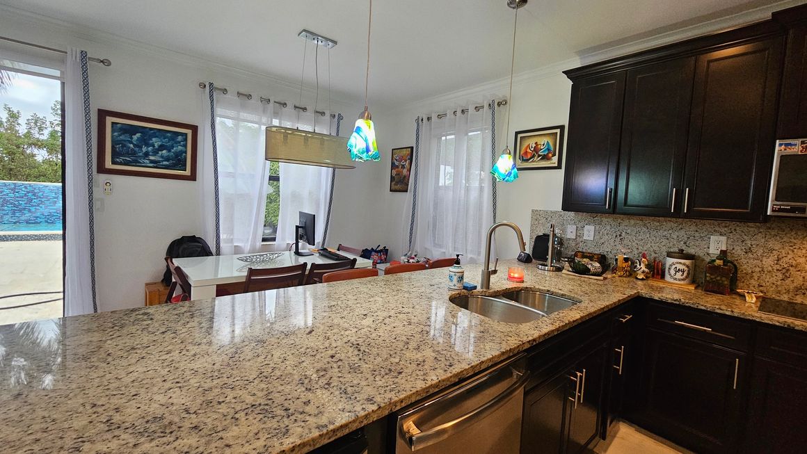 Quality Cleaning Services in Miami, FL (2)