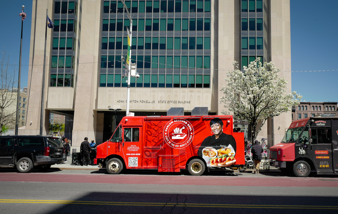 Harlem Seafood Soul Food Truck in New York, NY (2)