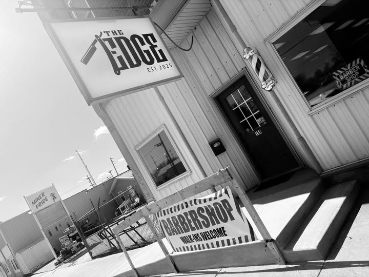 The Edge Barbershop in Linton, IN (6)