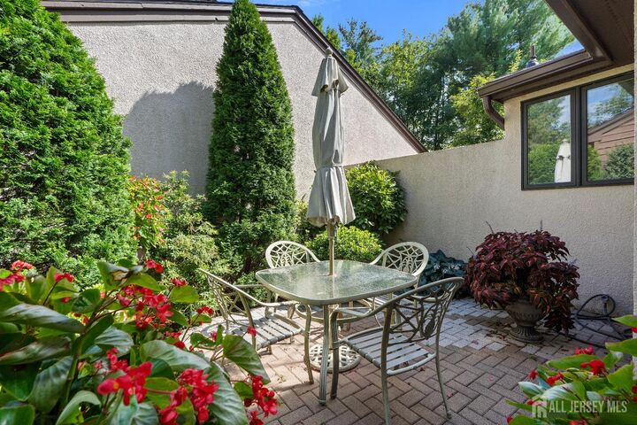 Cindy Armour-Helm, REALTOR , Better Homes and Gardens Real Estate Maturo in Harrisburg, PA (3)