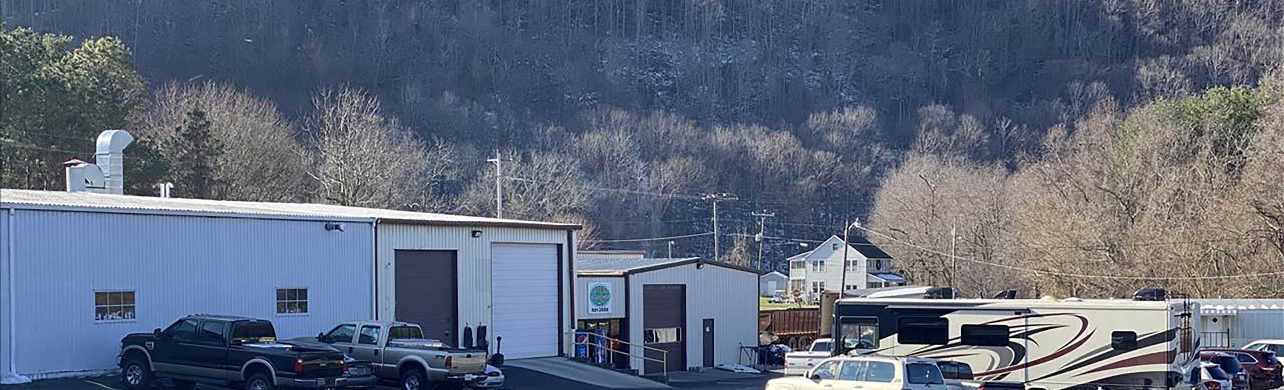 Lee's Body Shop Inc. in Pearisburg, VA