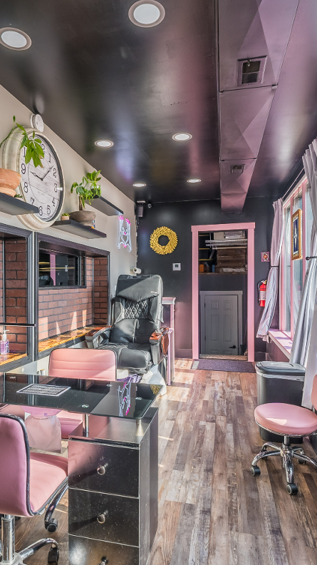 The Englewood Parlor & Nail Loft in Englewood, OH (2)
