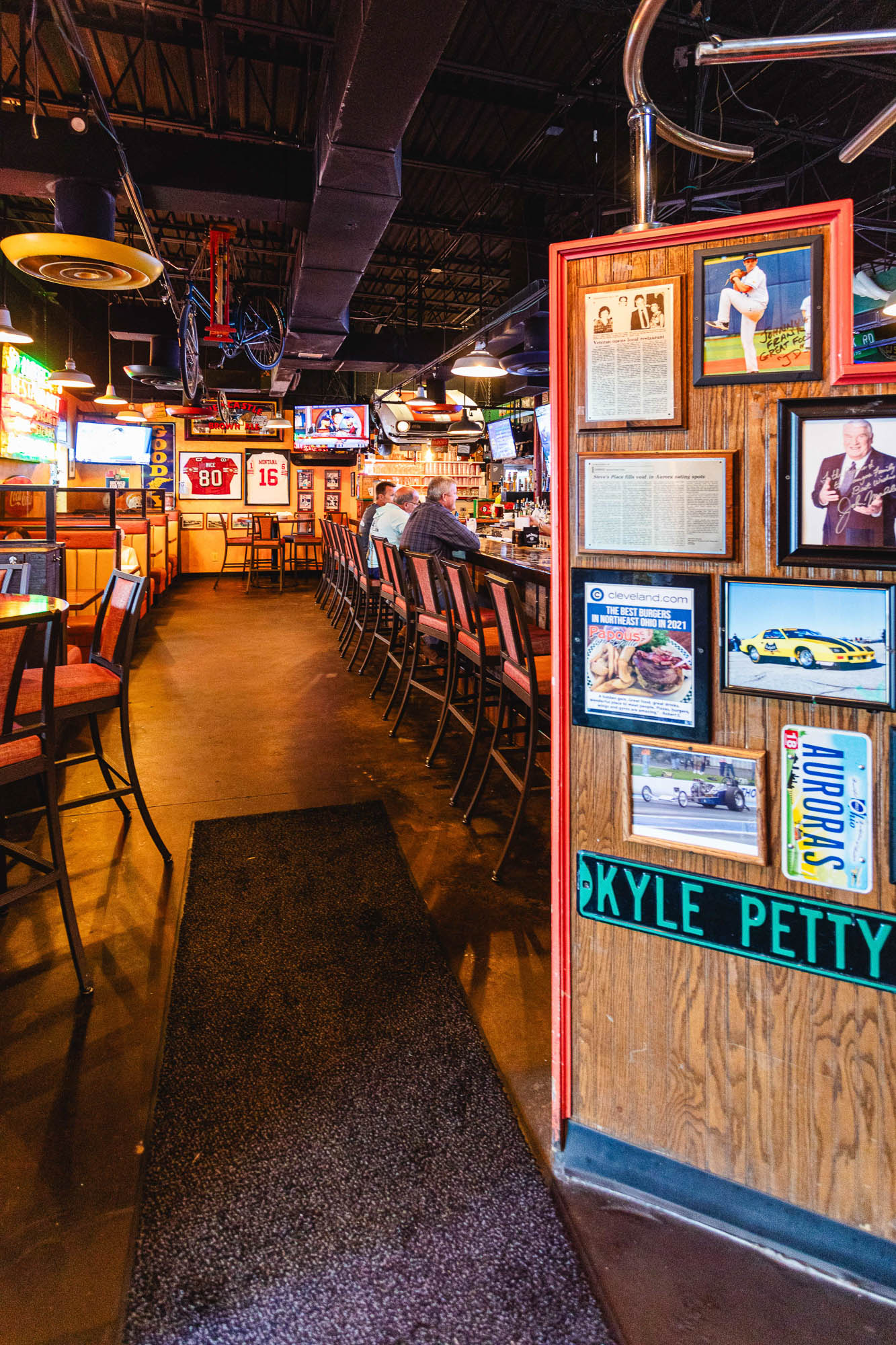 Papous Tap & Grille in Aurora, OH