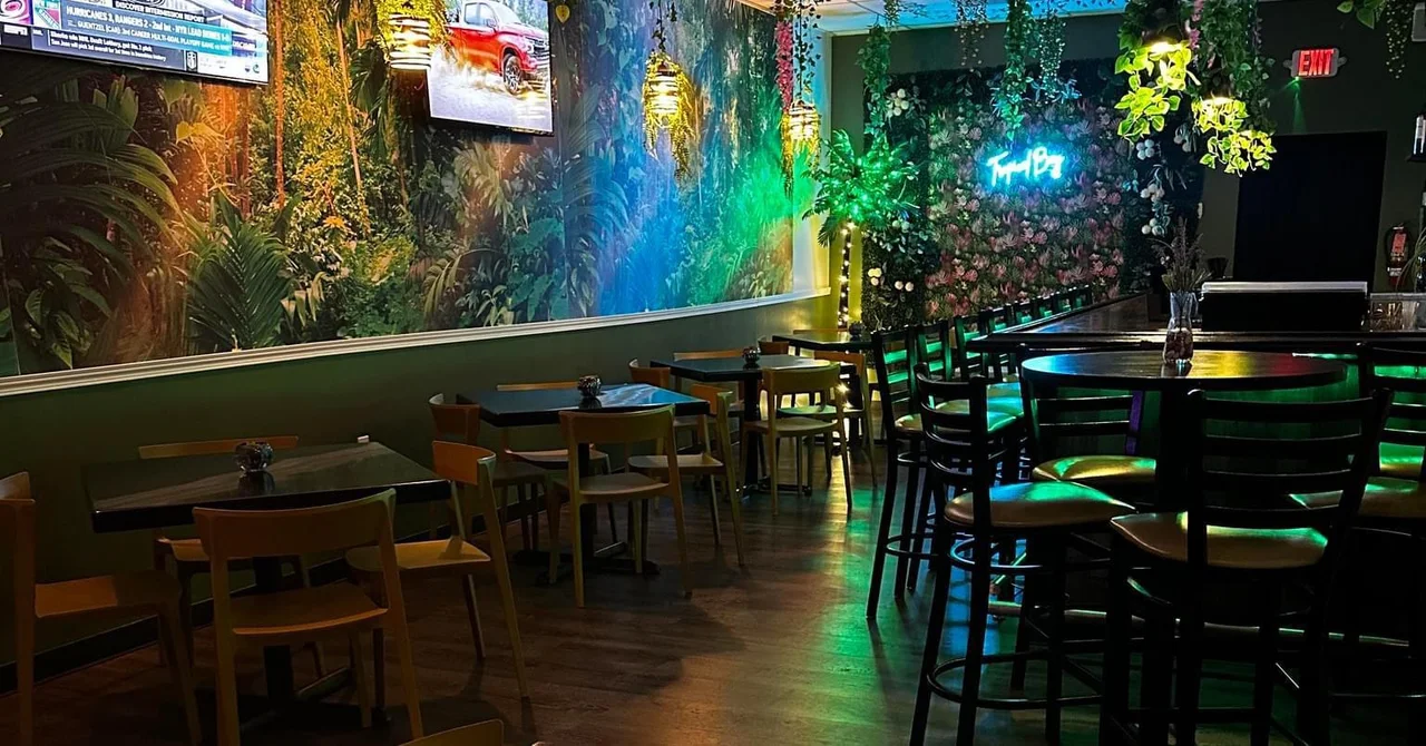 Tropical Bay | Caribbean in Broadview Heights, OH (2)