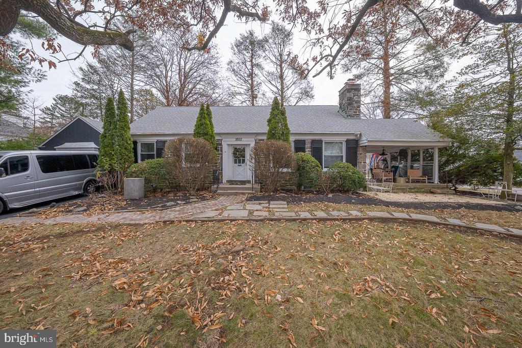 Stephanie MacDonald, Esq. at Compass | Main Line Real Estate in Ardmore, PA