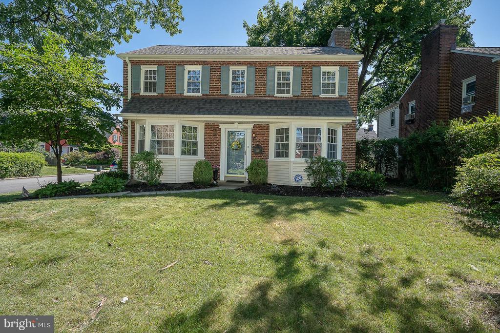 Stephanie MacDonald, Esq. at Compass | Main Line Real Estate in Ardmore, PA (2)