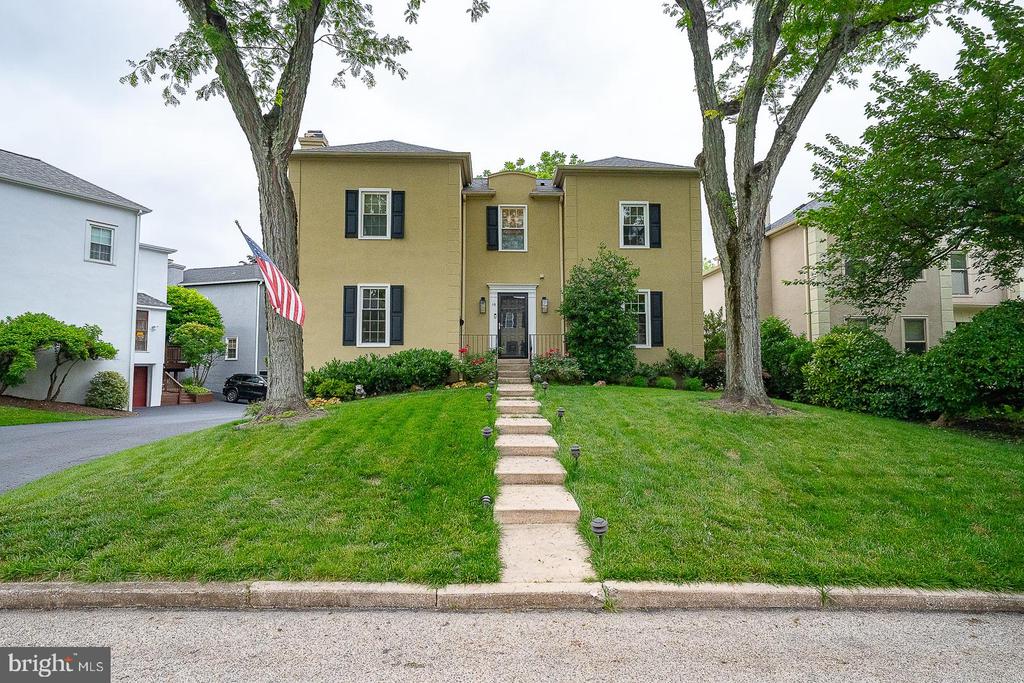 Stephanie MacDonald, Esq. at Compass | Main Line Real Estate in Ardmore, PA (3)