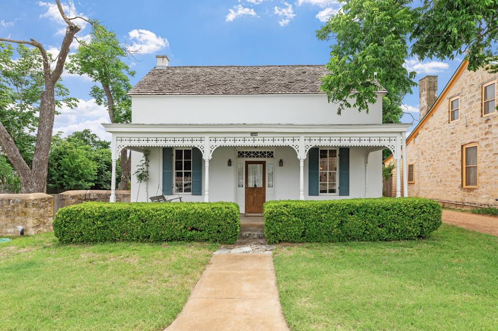 Mimi Bartel & Adam Carroll at Fore Premier Properties in Fredericksburg, TX (3)