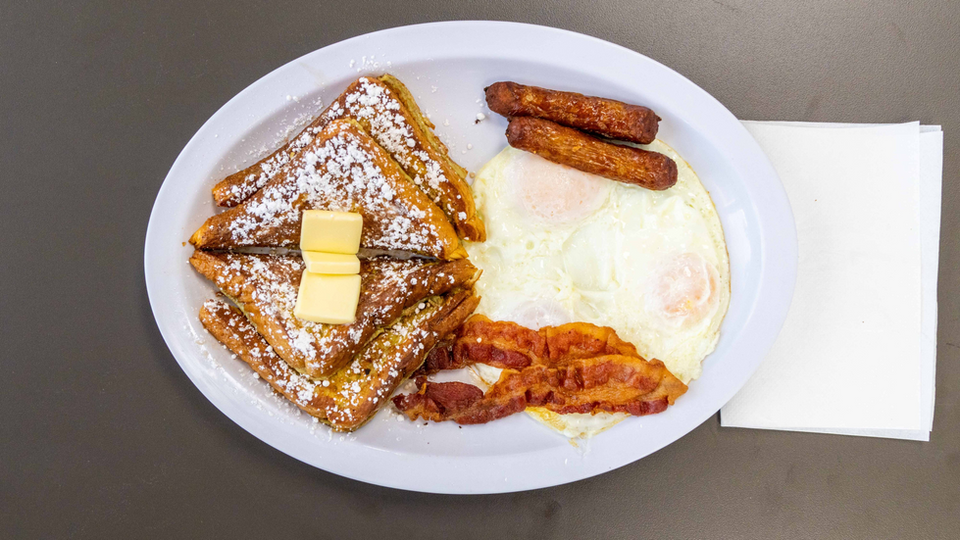 Country Club Cafe in Rancho Mirage, CA (5)