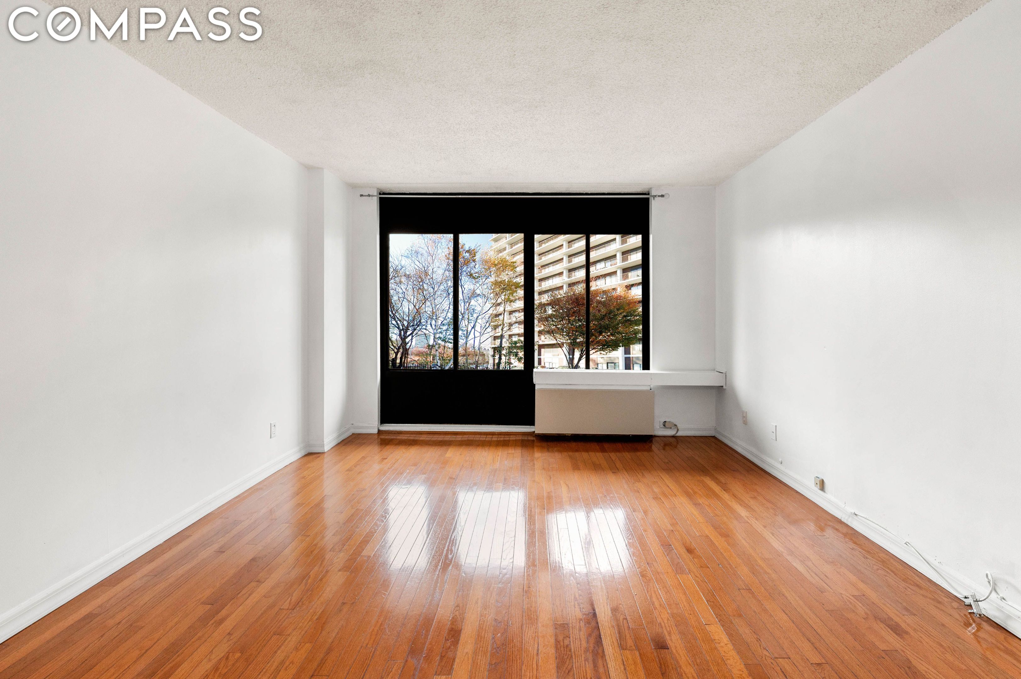 Black & White Residential in Larchmont, NY (5)