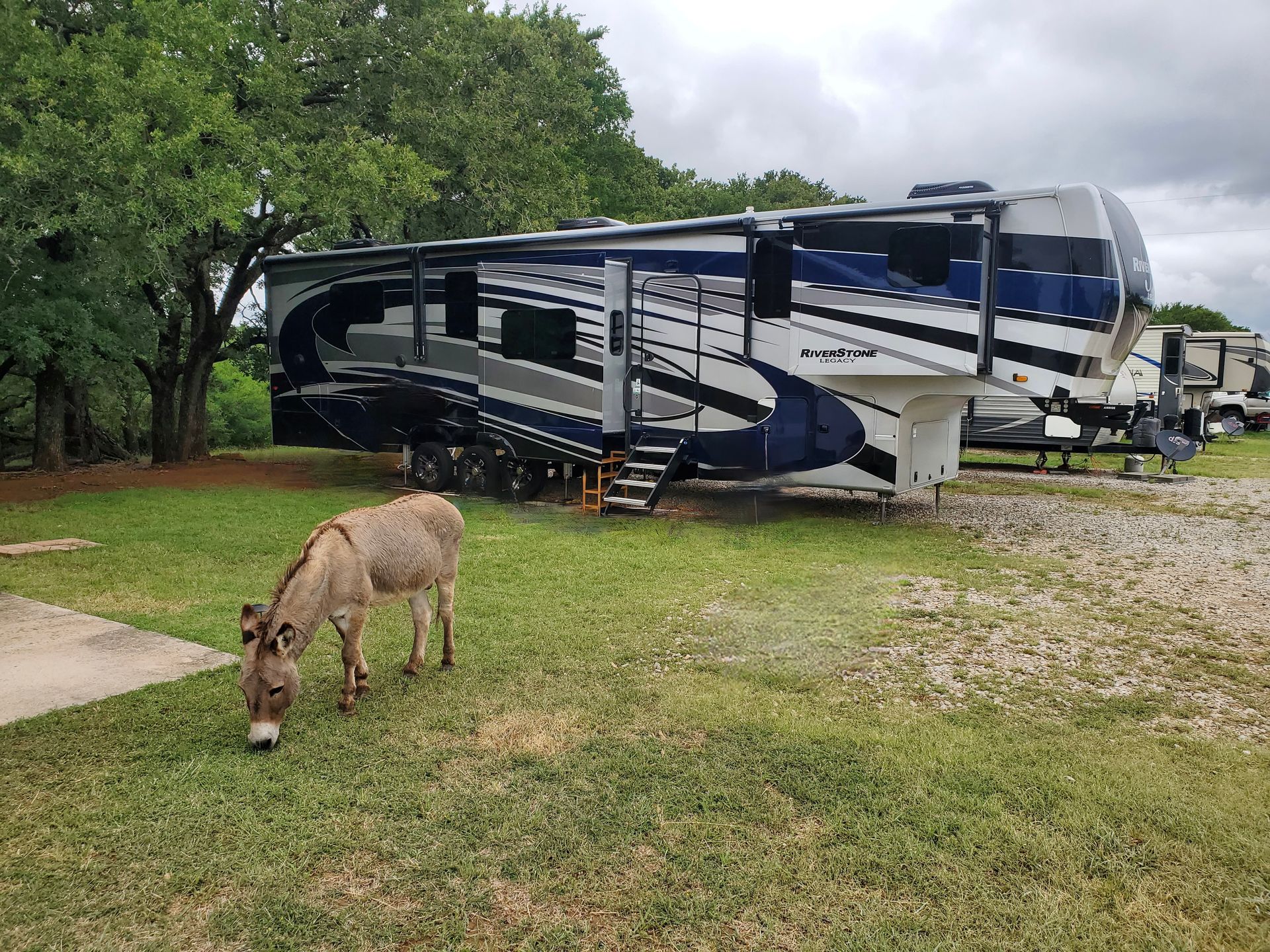 Hidden Lake RV Ranch & Safari in Jacksboro, TX