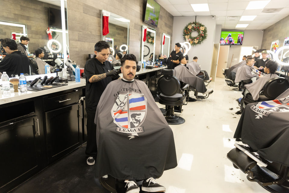 Gentlemen's League Barbershop - Newhall Ranch Rd in Santa Clarita, CA (5)
