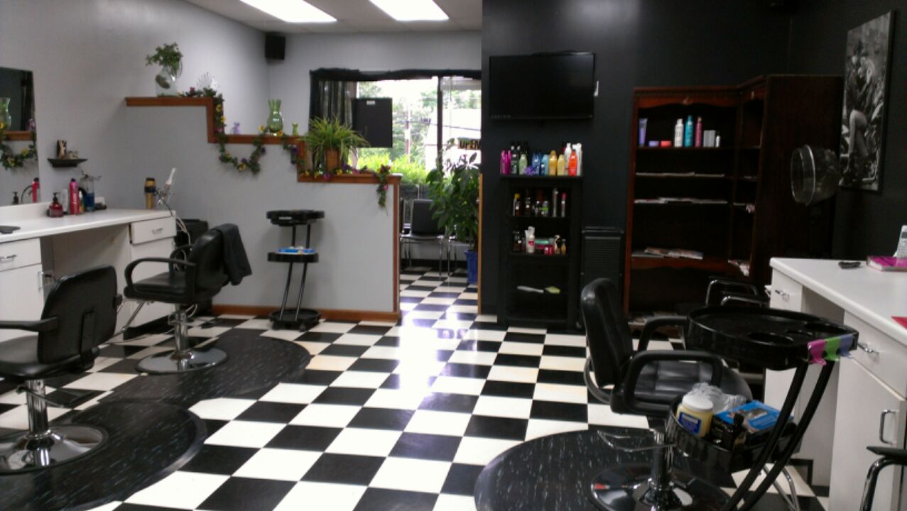 Kelly's Creative Hair Designs in Downingtown, PA