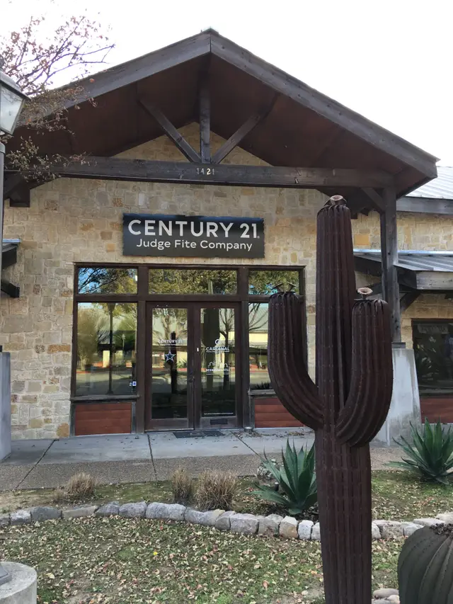 Angie Hudson - Century 21 Judge Fite Company, Realtor in Cedar Hill, TX