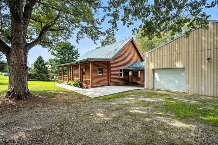 Amanda Cooper, Real Estate Agent in Vienna, WV (5)
