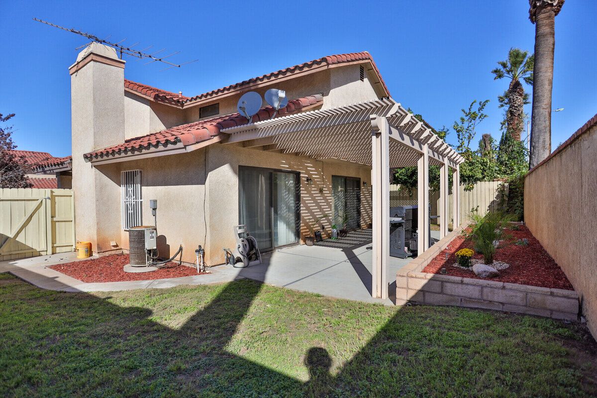 Ashley Choumas, Real Estate Agent in Corona, CA (2)