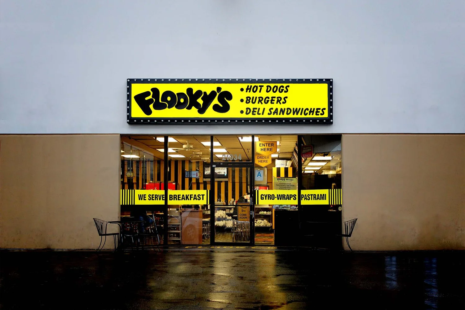 Flooky's - Woodland Hills in Woodland Hills, CA