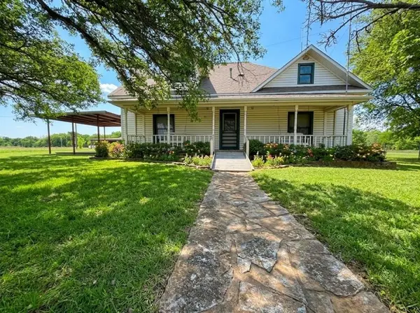 Stephanie Simmons Realty Group I Cleburne, TX in Joshua, TX (3)