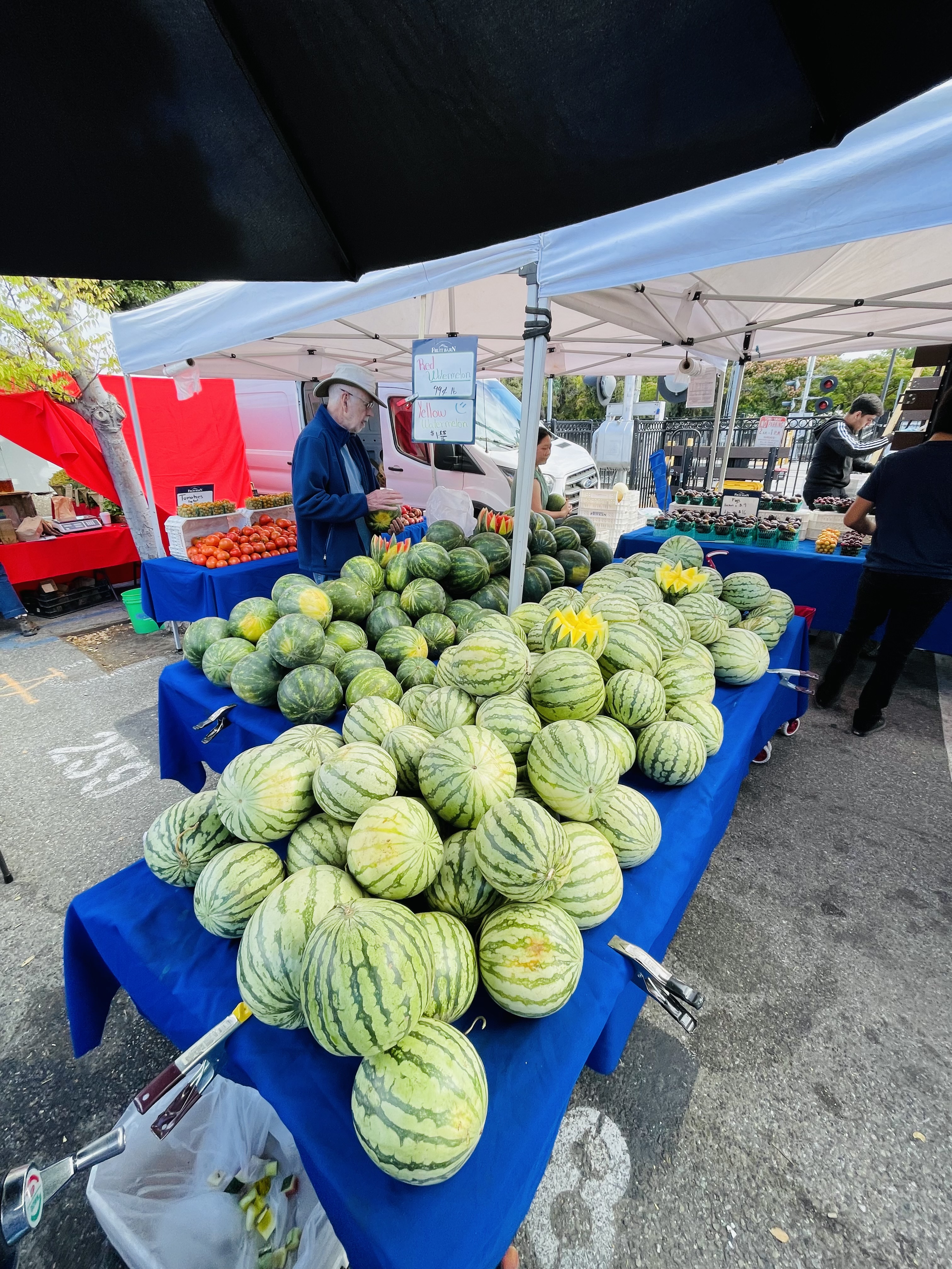 Resendiz Family Fruit Barn in Hughson, CA (2)