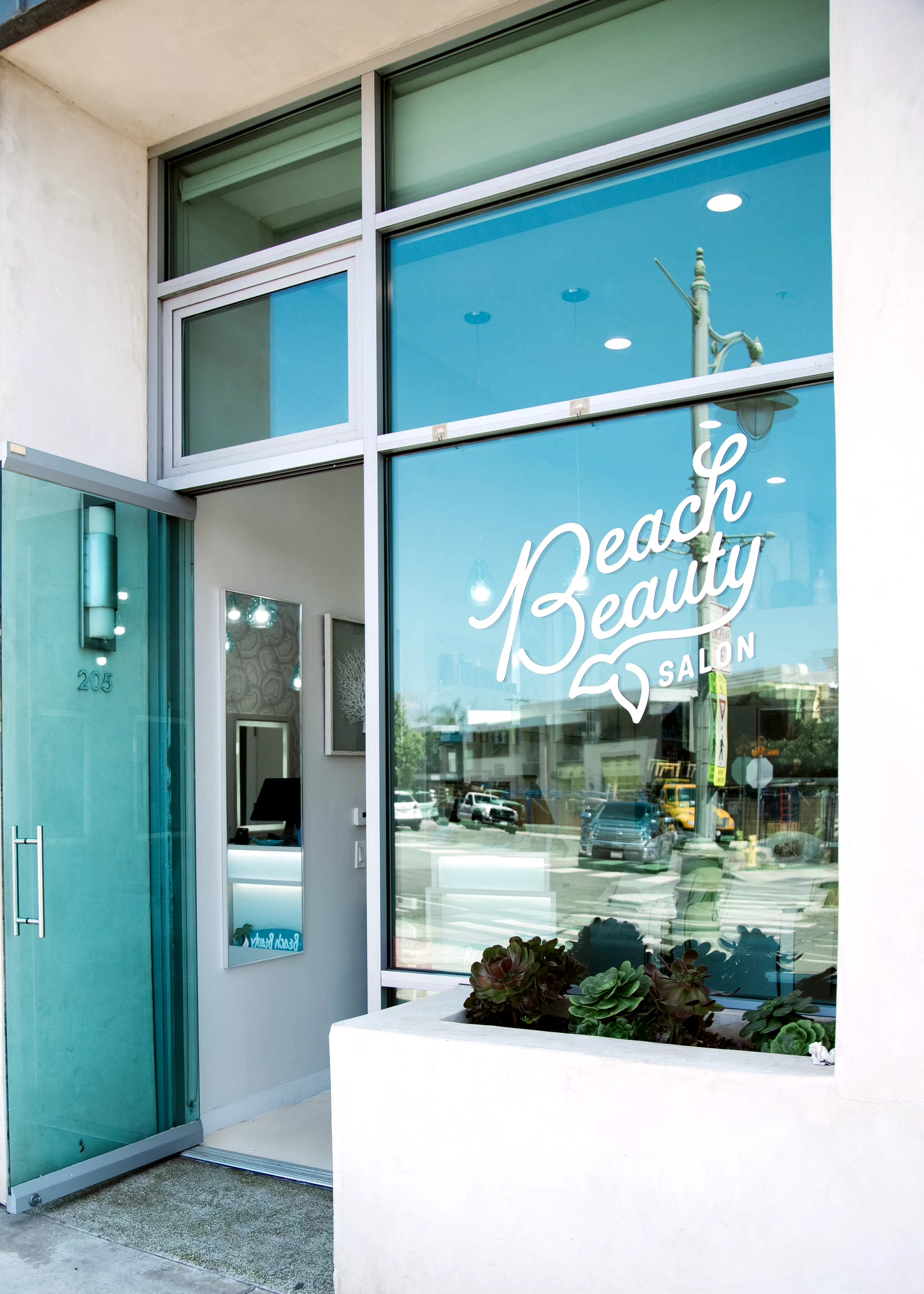 Beach Beauty Aveda Salon in Hermosa Beach, CA (4)